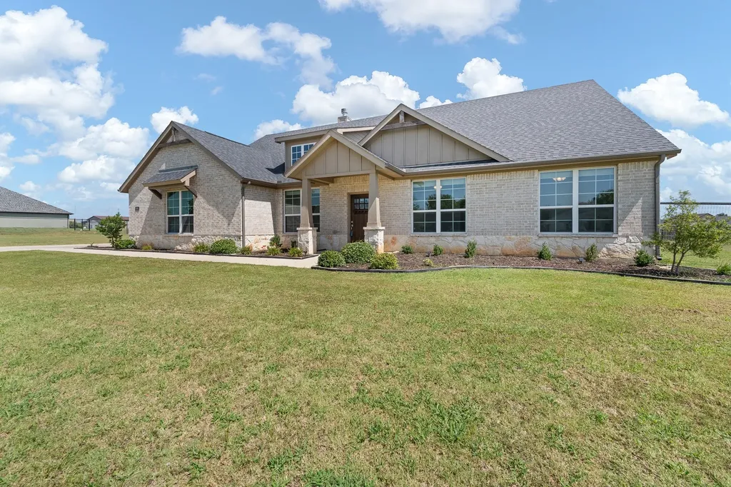 6304 Rustic Edge Street Godley TX 76044