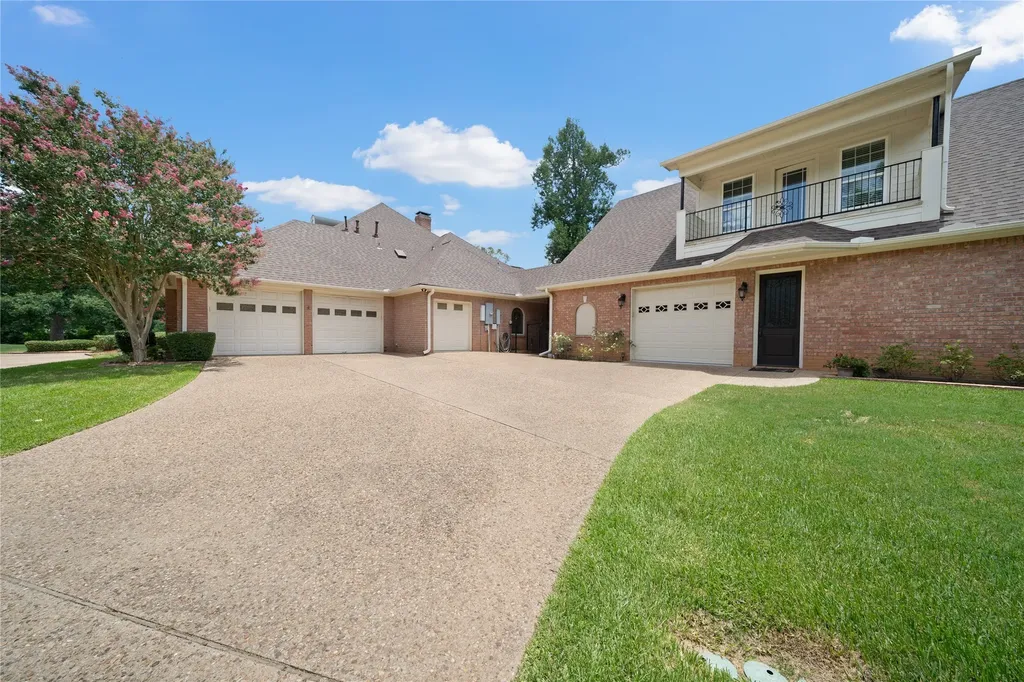 7402 Hollytree Drive Tyler TX 75703