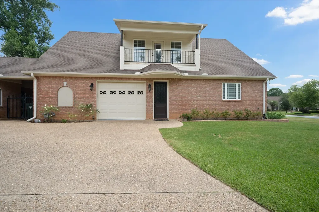 7402 Hollytree Drive Tyler TX 75703