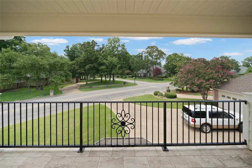 7402 Hollytree Drive Tyler TX 75703