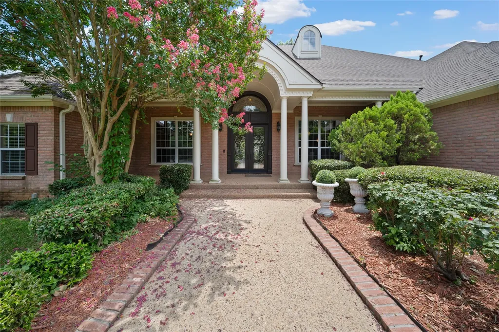 7402 Hollytree Drive Tyler TX 75703