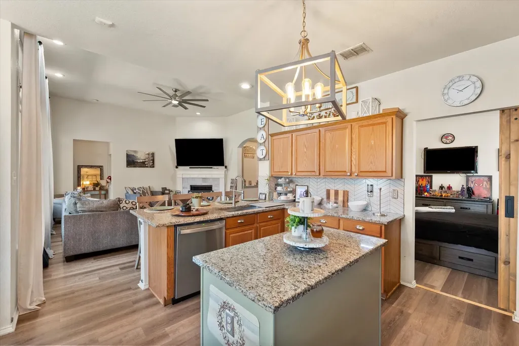 2930 Cheshire Way Grand Prairie TX 75052