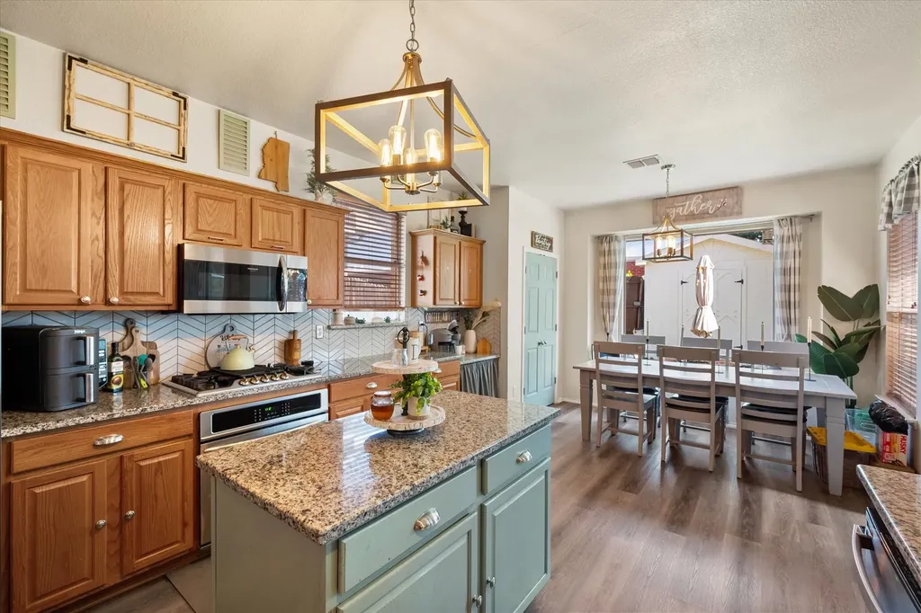 2930 Cheshire Way Grand Prairie TX 75052