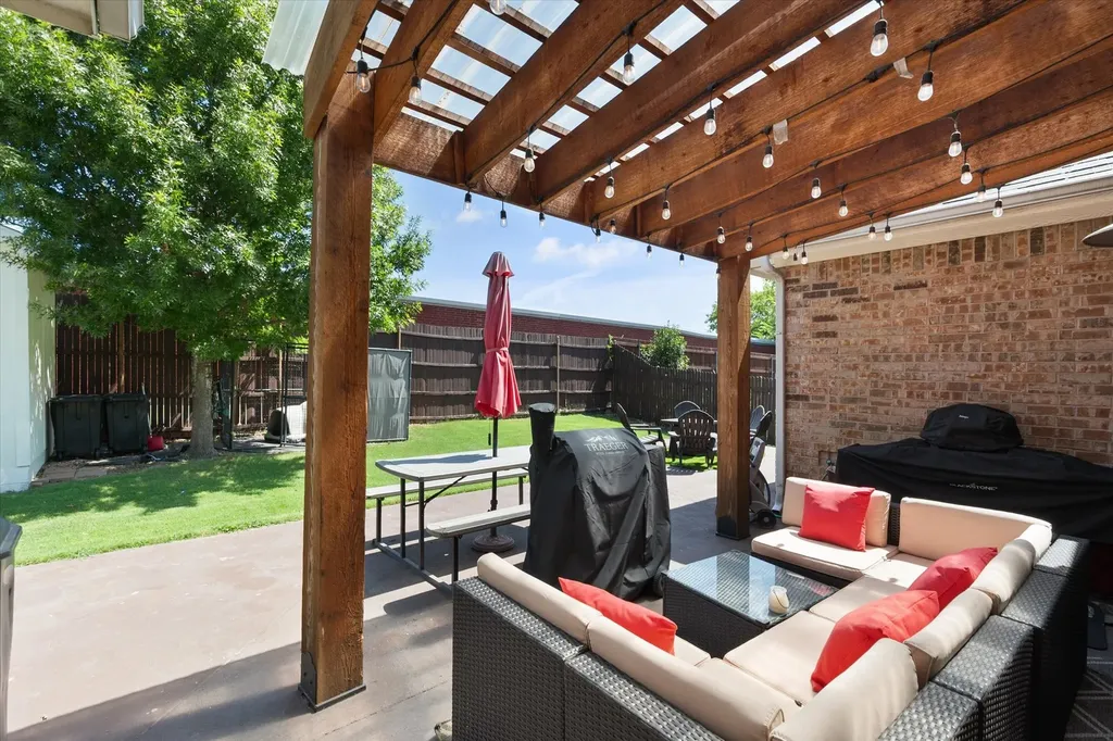 2930 Cheshire Way Grand Prairie TX 75052
