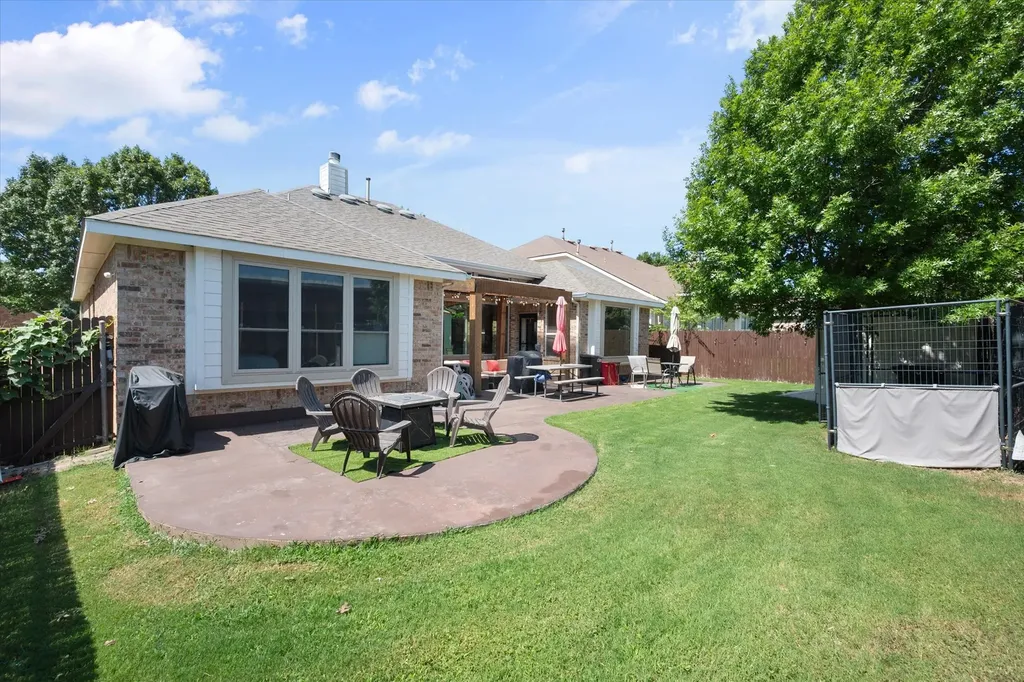 2930 Cheshire Way Grand Prairie TX 75052