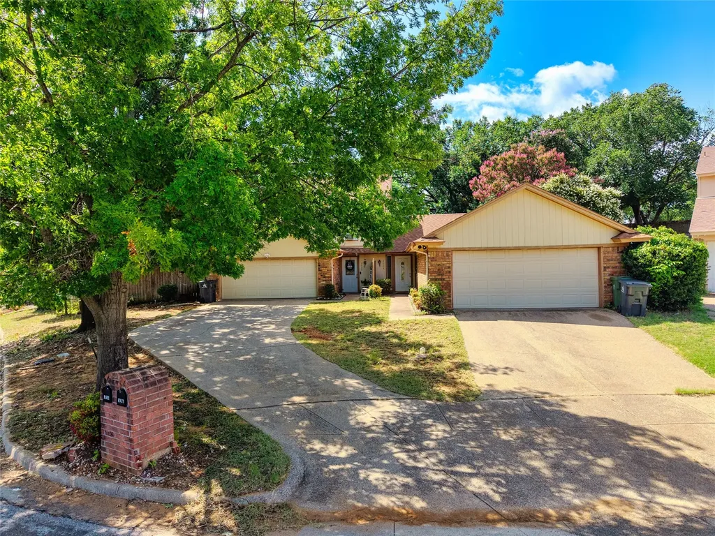 2006 W Sanford Street Arlington TX 76012