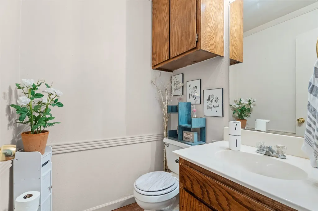 2006 W Sanford Street Arlington TX 76012