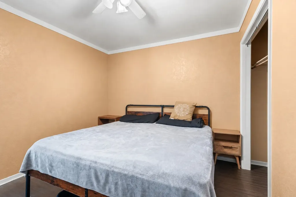 2006 W Sanford Street Arlington TX 76012