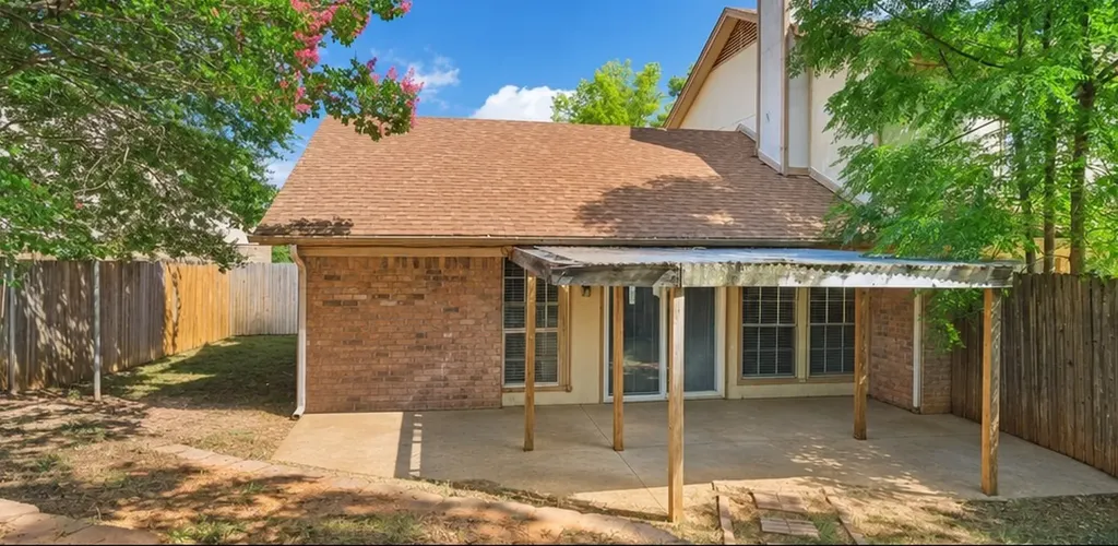 2006 W Sanford Street Arlington TX 76012