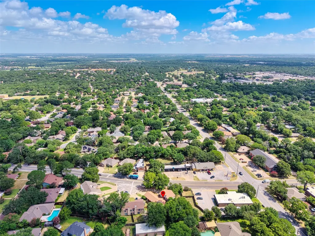 2006 W Sanford Street Arlington TX 76012