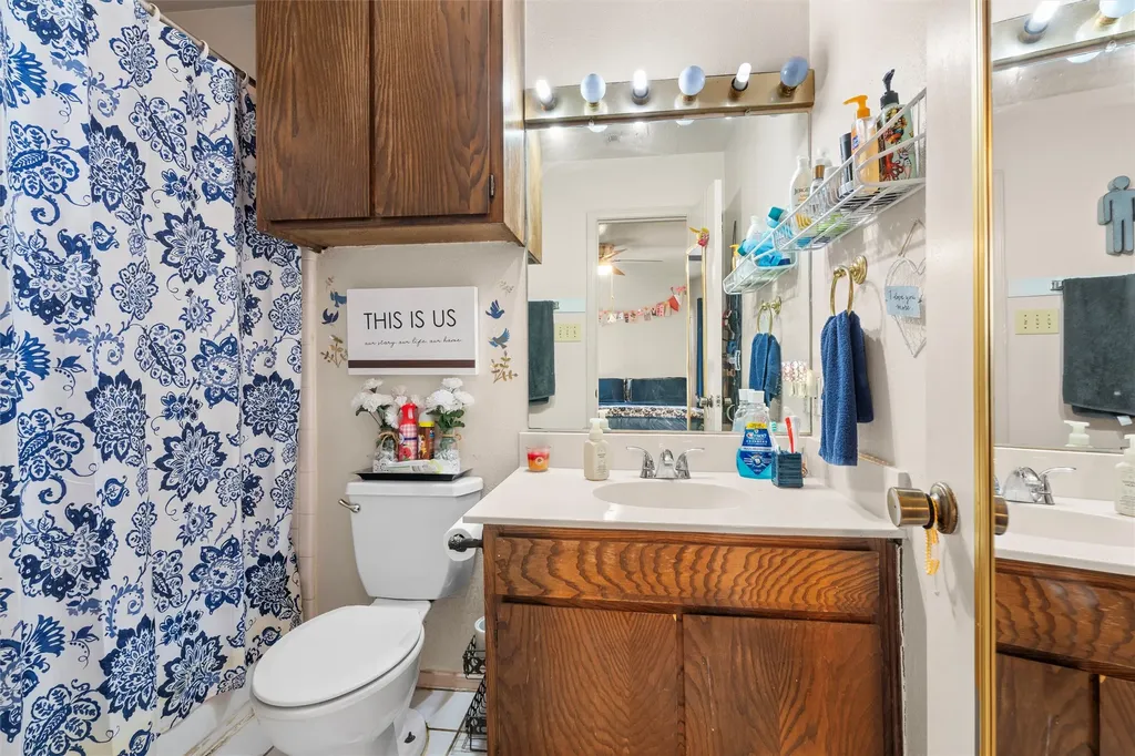 2006 W Sanford Street Arlington TX 76012