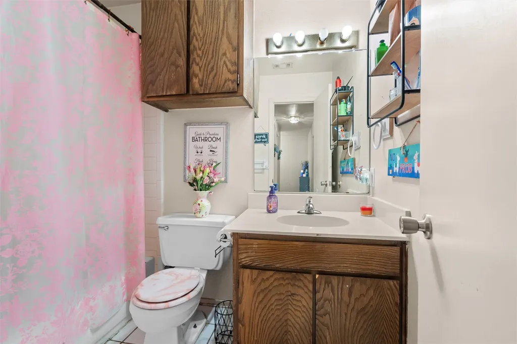 2006 W Sanford Street Arlington TX 76012