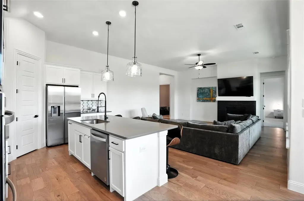 716 Colt Drive Aubrey TX 76227