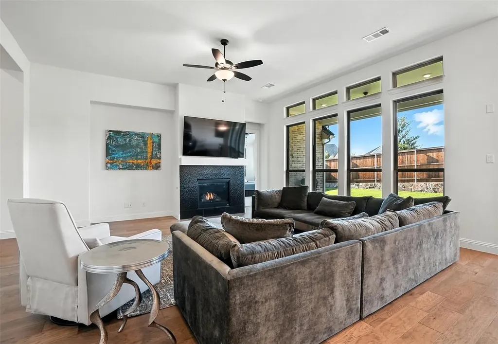716 Colt Drive Aubrey TX 76227