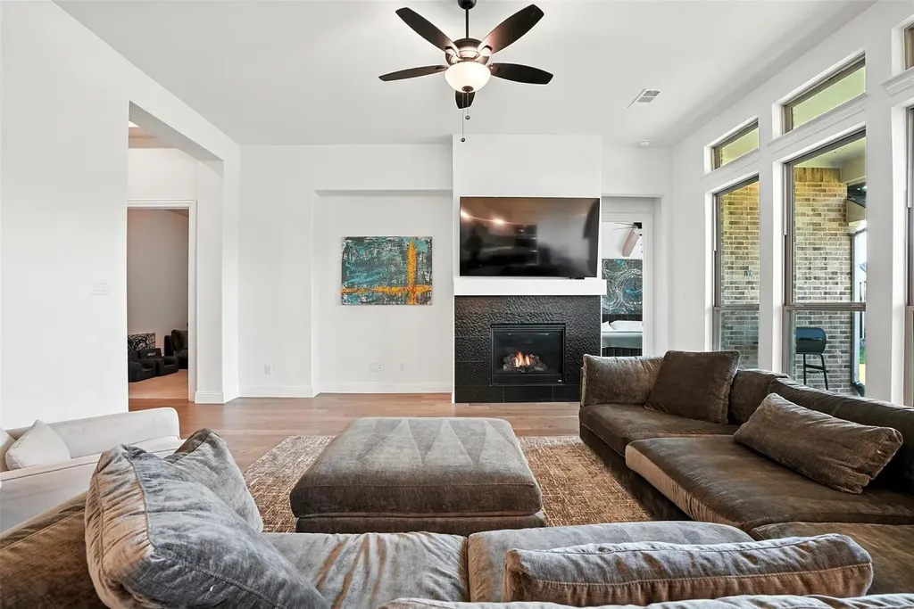 716 Colt Drive Aubrey TX 76227