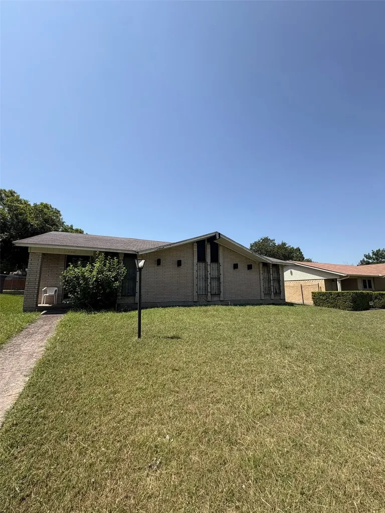 1306 Aldenwood Drive Dallas TX 75232