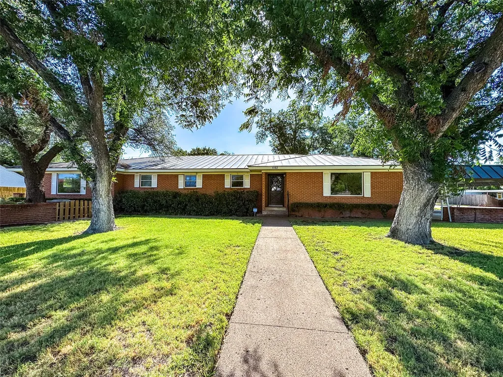 1102 N Avenue G Haskell TX 79521