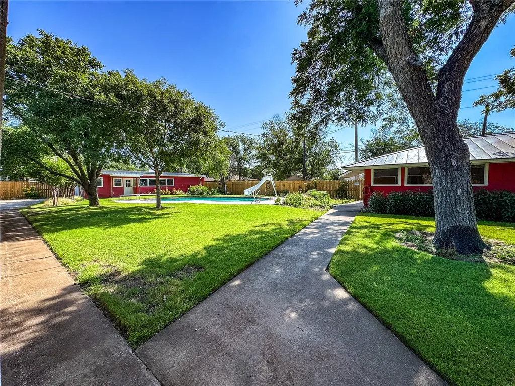 1102 N Avenue G Haskell TX 79521