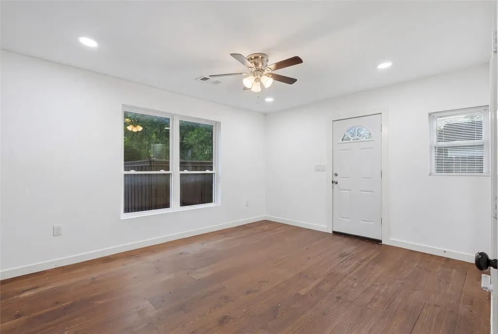 1831 Alabama Avenue Dallas TX 75216