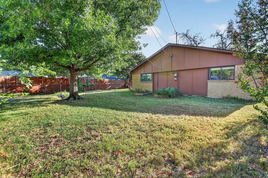 3110 Edelweiss Drive Grand Prairie TX 75052