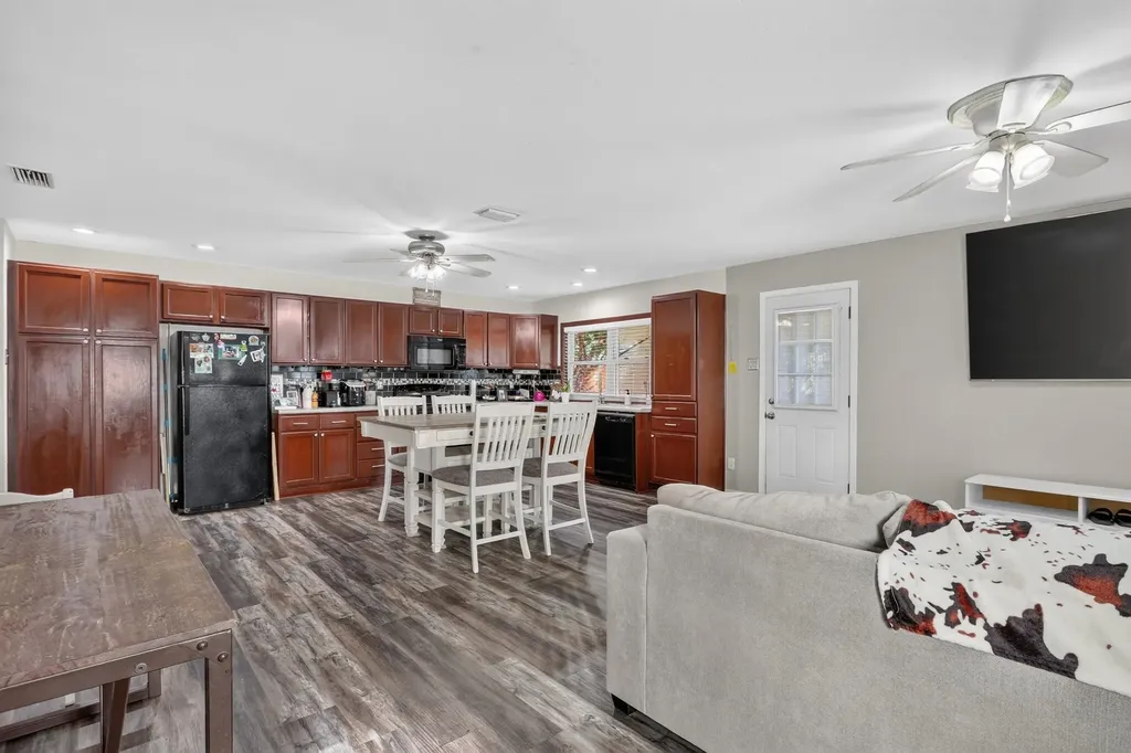 3110 Edelweiss Drive Grand Prairie TX 75052