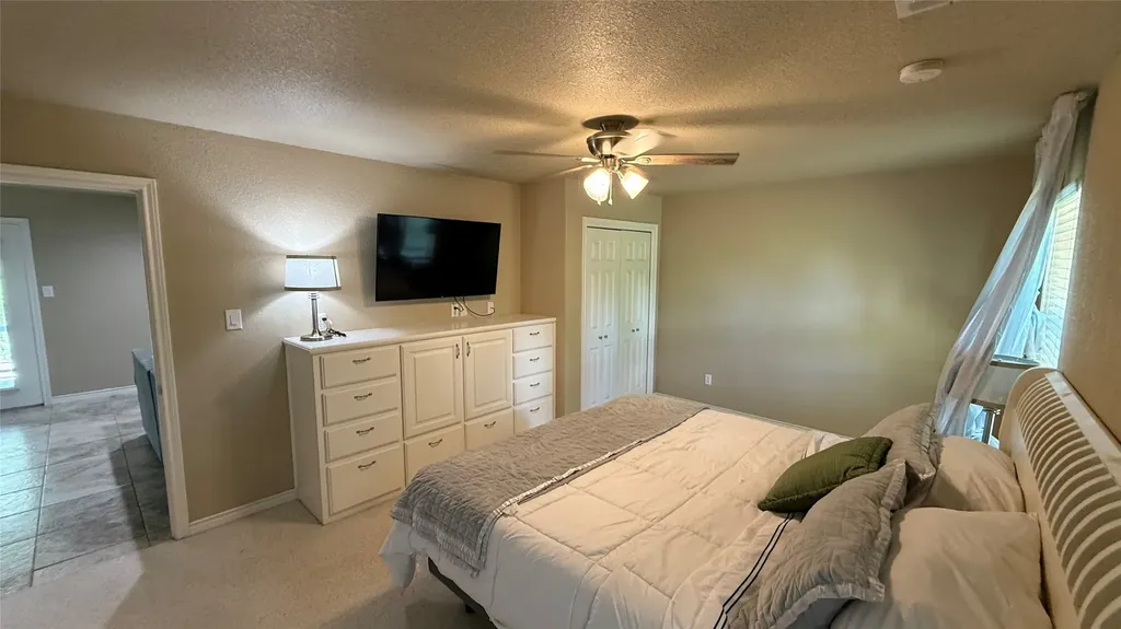 407 S Lakewood Circle Lake Bridgeport TX 76426