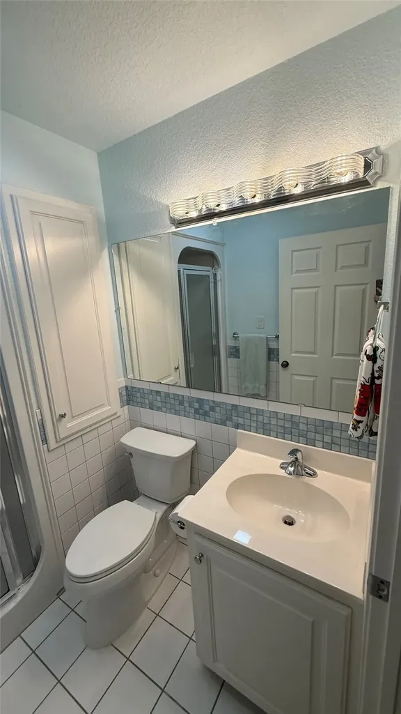 407 S Lakewood Circle Lake Bridgeport TX 76426