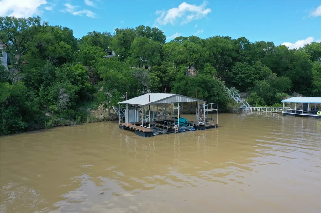 407 S Lakewood Circle Lake Bridgeport TX 76426