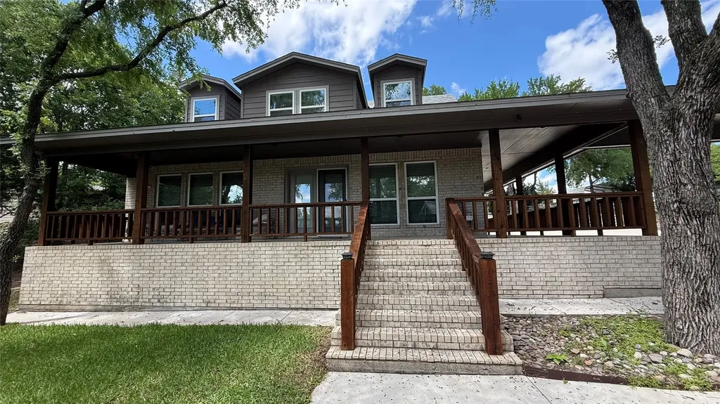 407 S Lakewood Circle Lake Bridgeport TX 76426