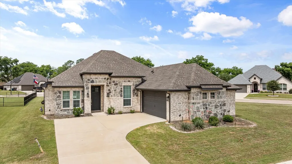 1089 Mickelson Drive Granbury TX 76048