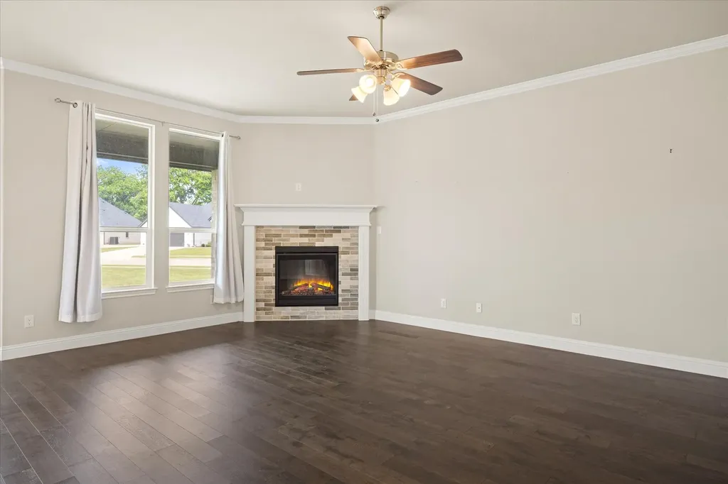 1089 Mickelson Drive Granbury TX 76048