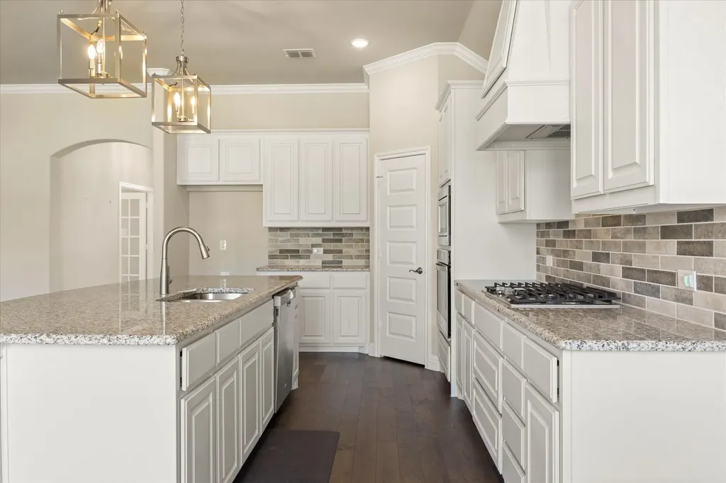 1089 Mickelson Drive Granbury TX 76048