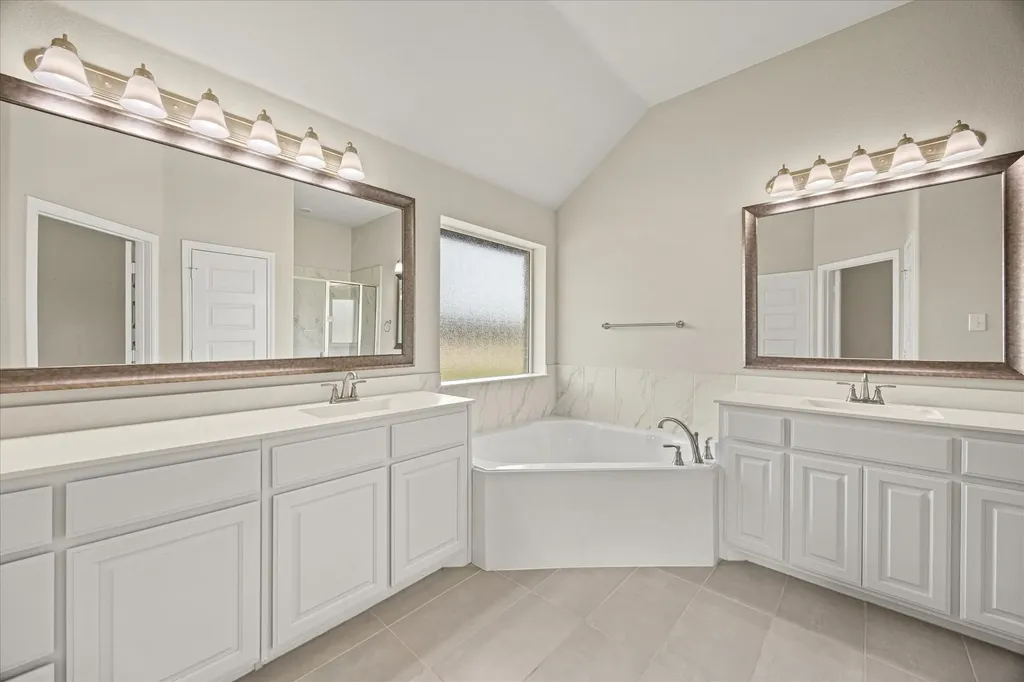 1089 Mickelson Drive Granbury TX 76048