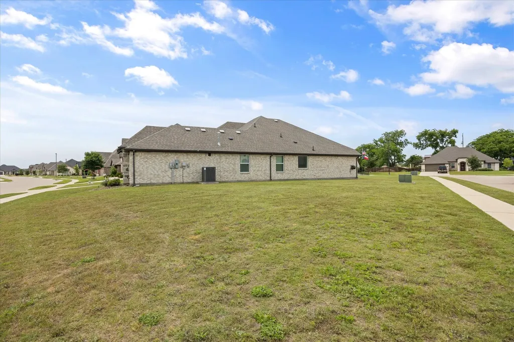 1089 Mickelson Drive Granbury TX 76048