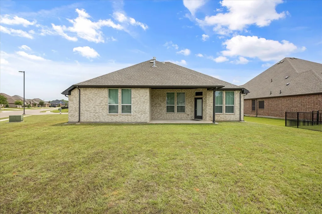 1089 Mickelson Drive Granbury TX 76048
