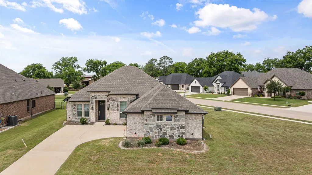 1089 Mickelson Drive Granbury TX 76048