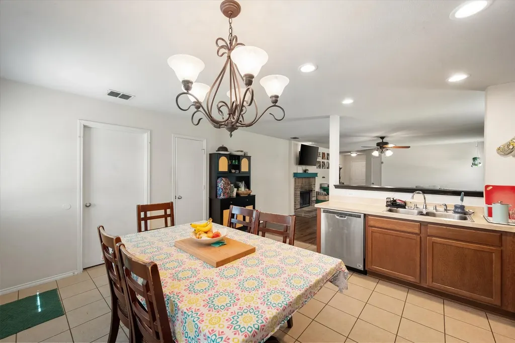 10336 Tammaron Trail Fort Worth TX 76140