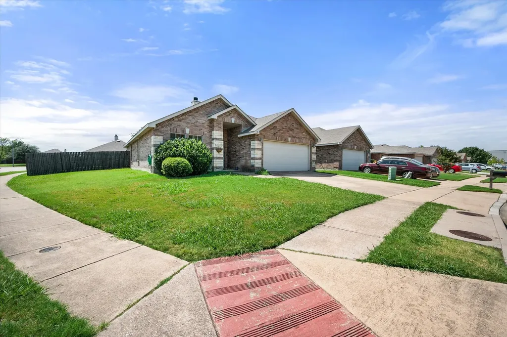 10336 Tammaron Trail Fort Worth TX 76140