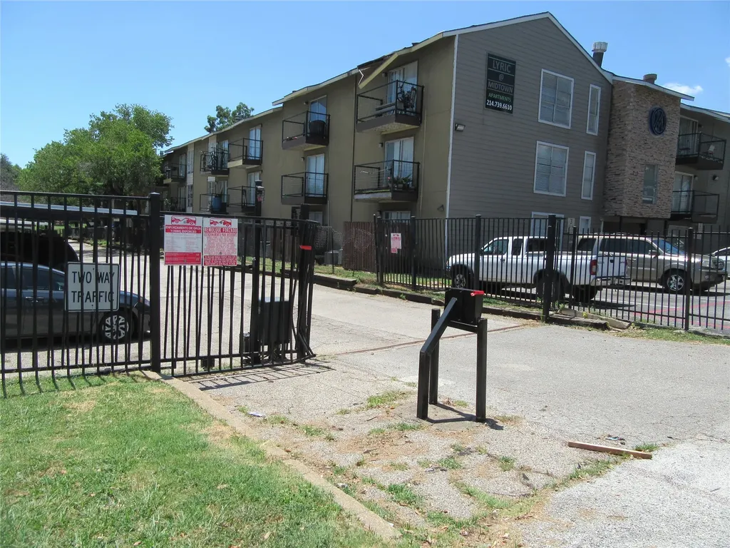 7126 Holly Hill Drive Dallas TX 75231
