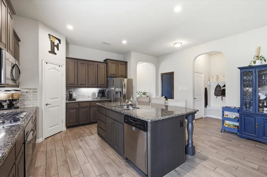 3033 Charing Cross Road Midlothian TX 76065