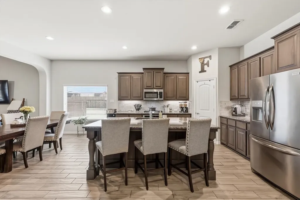 3033 Charing Cross Road Midlothian TX 76065