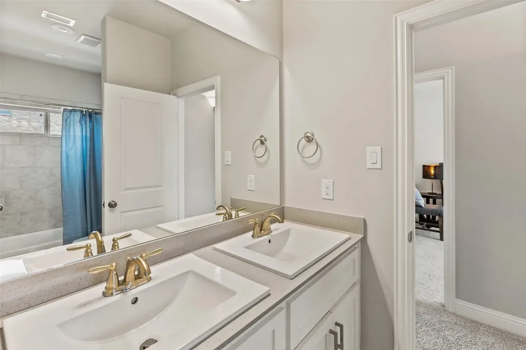 3614 Adriana Avenue Irving TX 75038