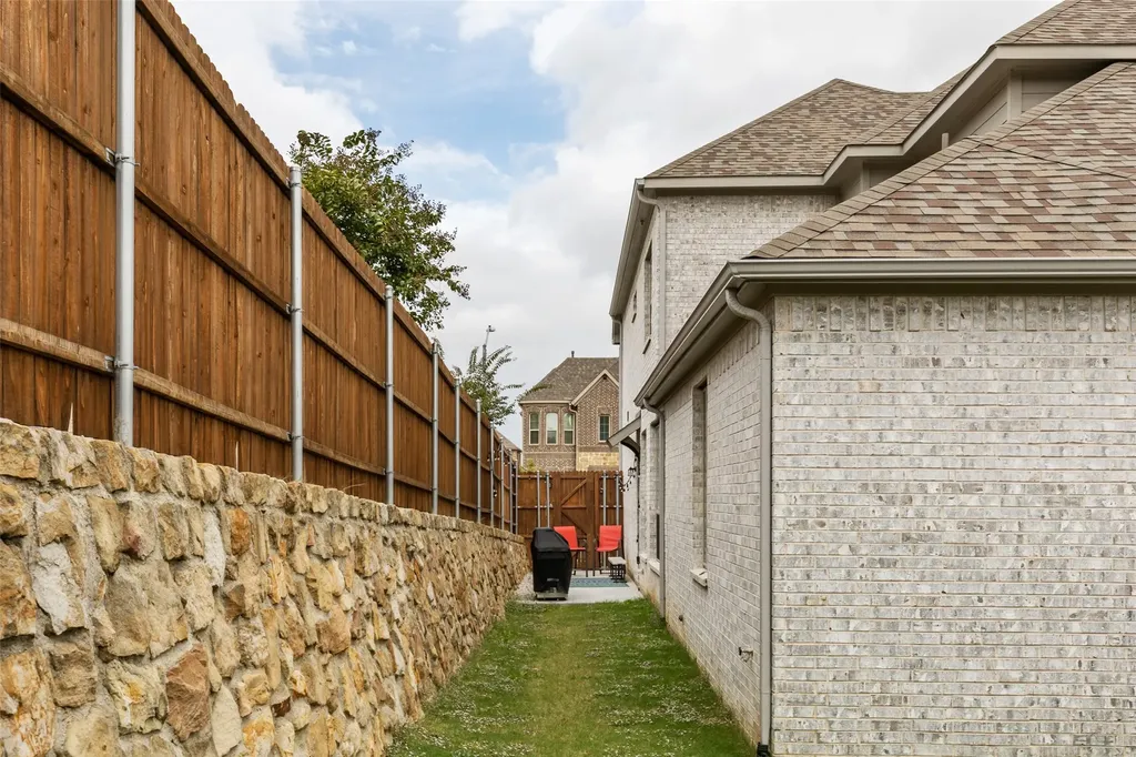 3614 Adriana Avenue Irving TX 75038