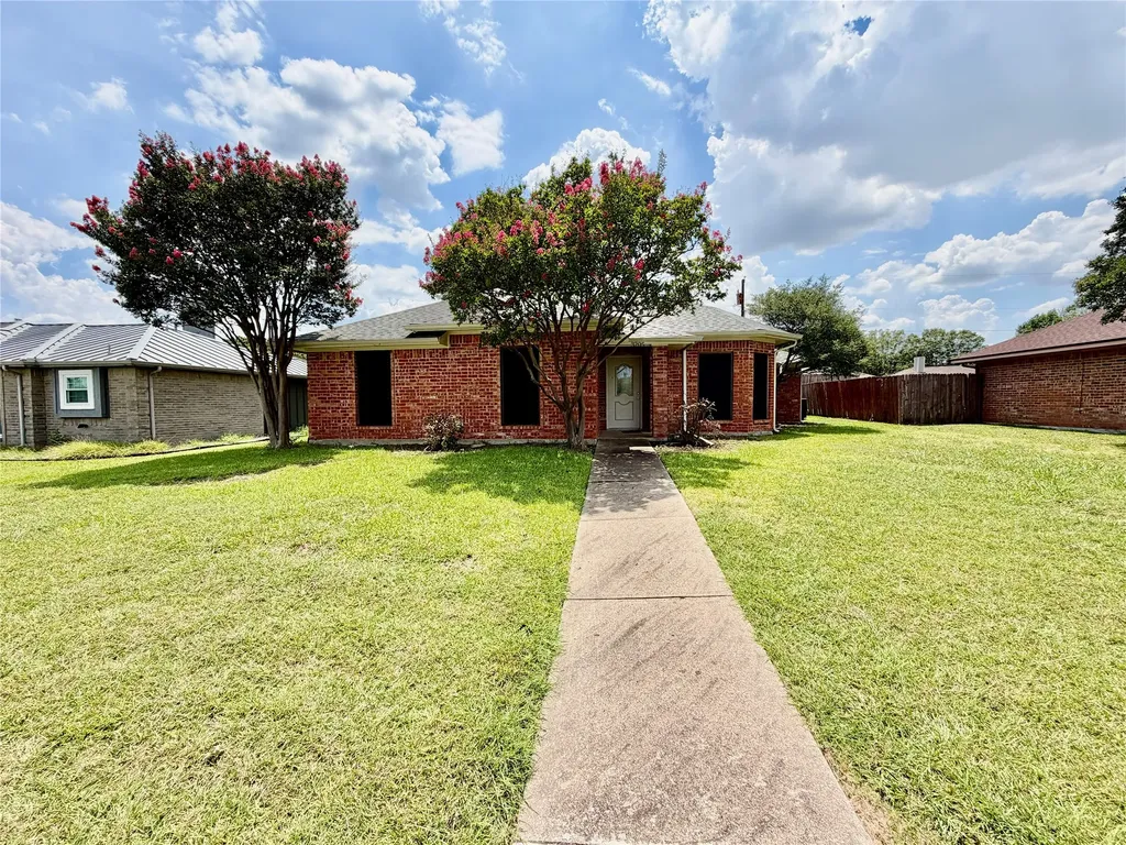 3205 Bryan Street Sachse TX 75048