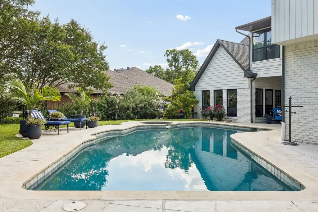 2204 Winding Hollow Lane Plano TX 75093