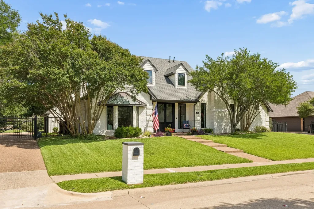 2204 Winding Hollow Lane Plano TX 75093