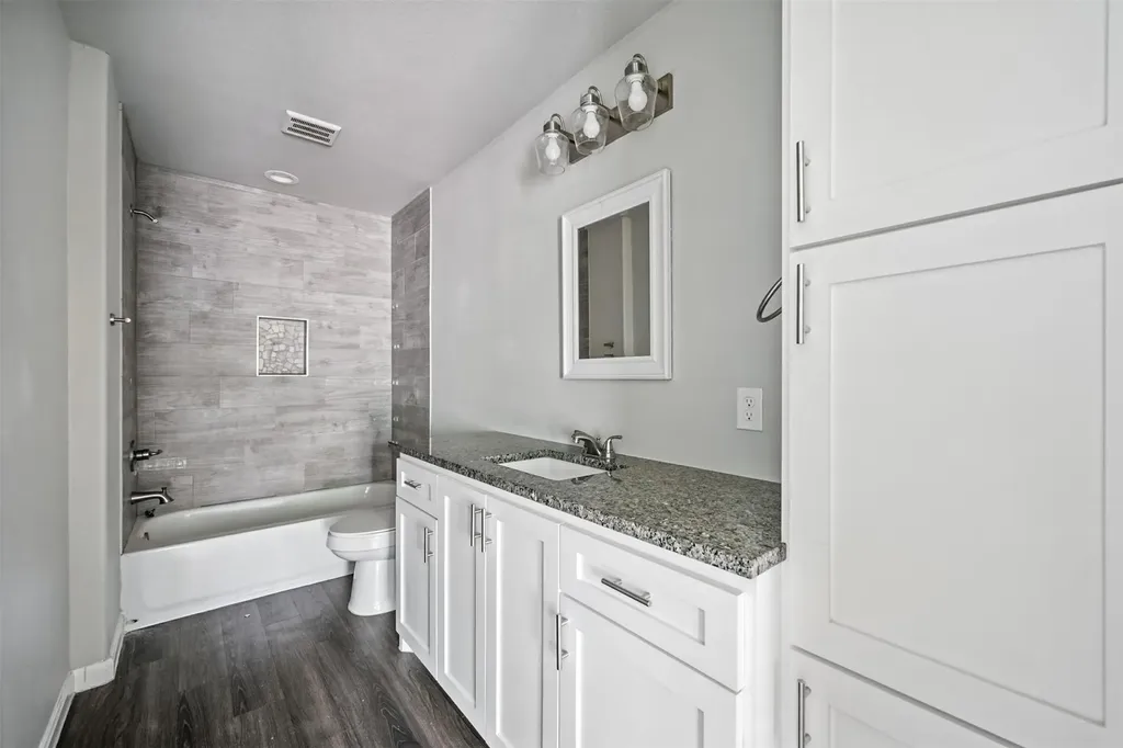 910 N Throckmorton Sherman TX 75090