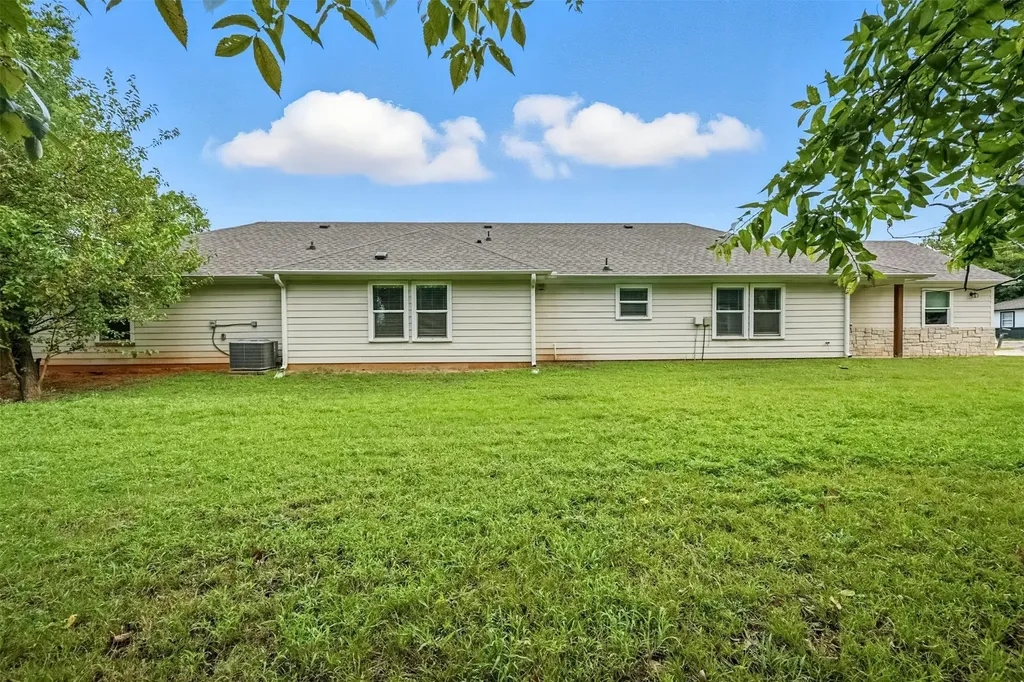910-914 N Throckmorton Sherman TX 75090