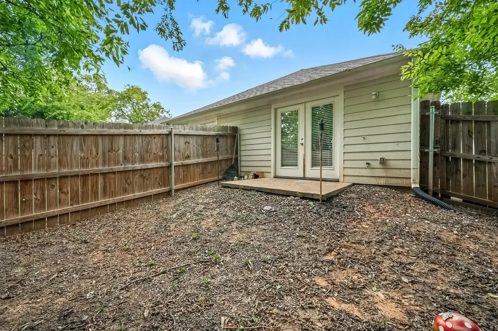 910 N Throckmorton Sherman TX 75090