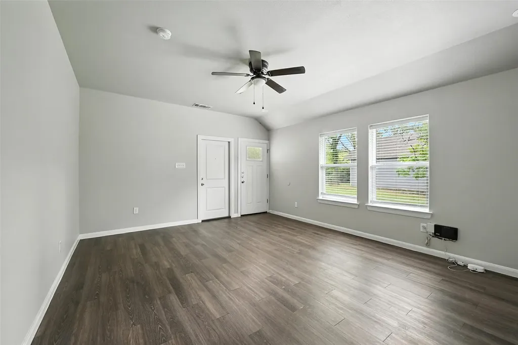 910 N Throckmorton Sherman TX 75090